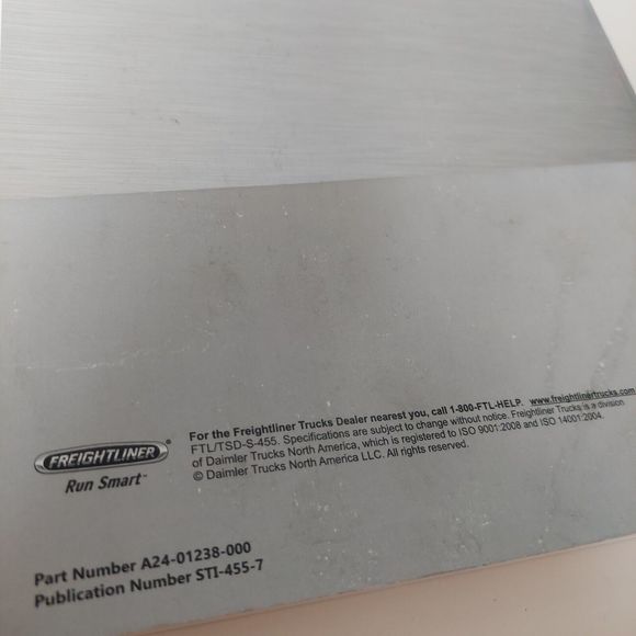 Freightliner Business Class M2 Driver's Maintenance Manual Book STI-455-7 Truck - Picture 8 of 12